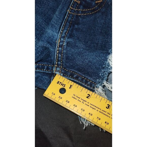 Levi's 505 jean shorts frayed hem Size 32 x 30 Sexy Summer SEE MEASUREMENTS! - Picture 4 of 11